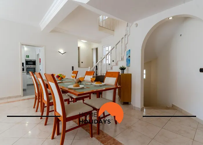 #248 Loureira 54 By Holidays Вилла